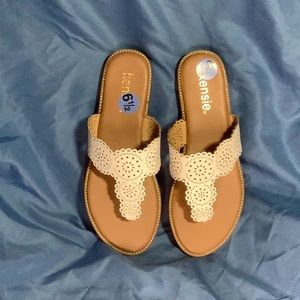 Kensie Cream and Tan Sandals
